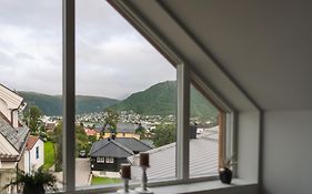Modern Villas In Plush Town